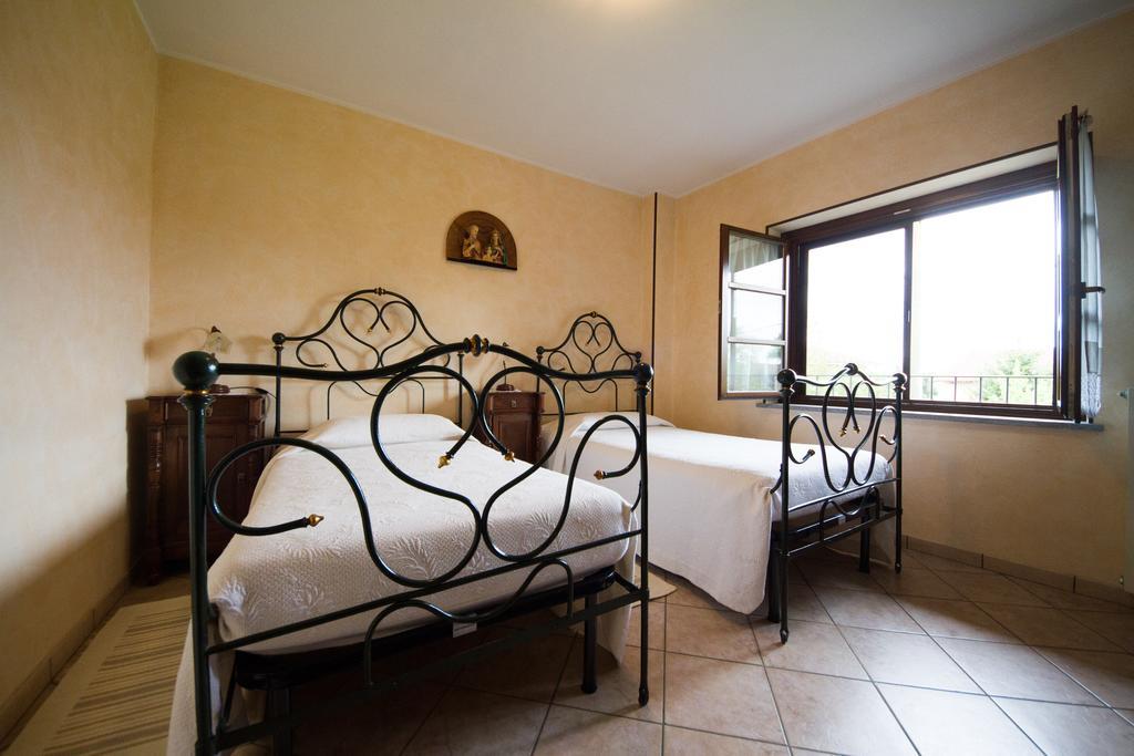 Agriturismo La Ca 'D Majin Poirino Rum bild