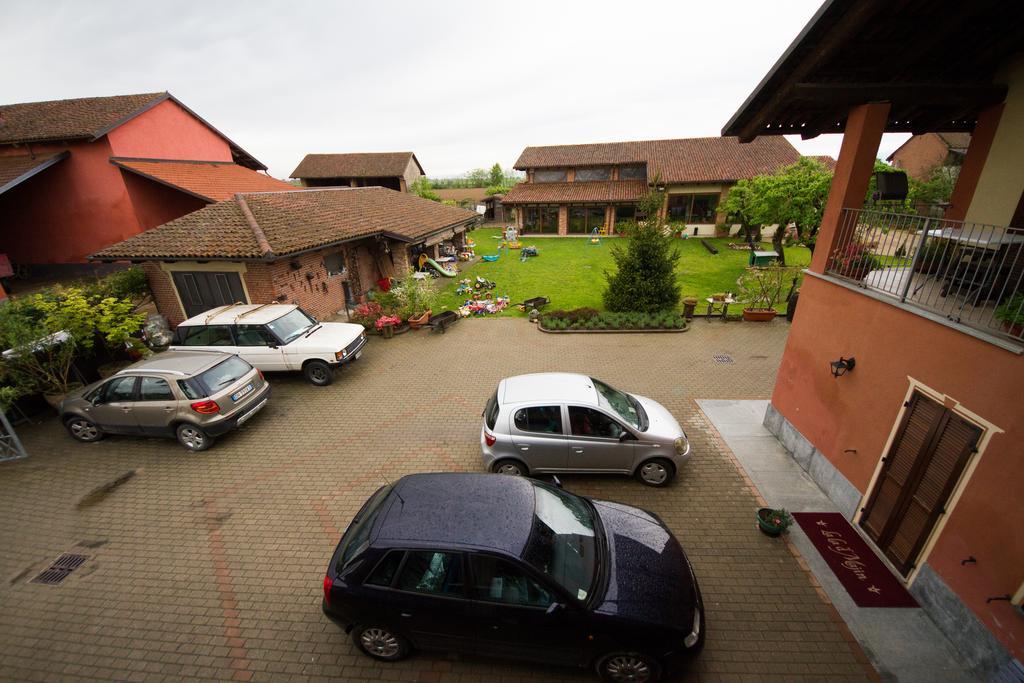 Agriturismo La Ca 'D Majin Poirino Exteriör bild