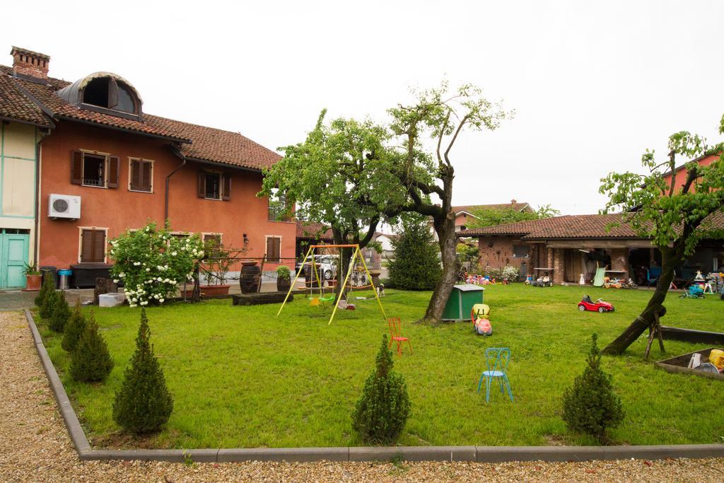 Agriturismo La Ca 'D Majin Poirino Exteriör bild