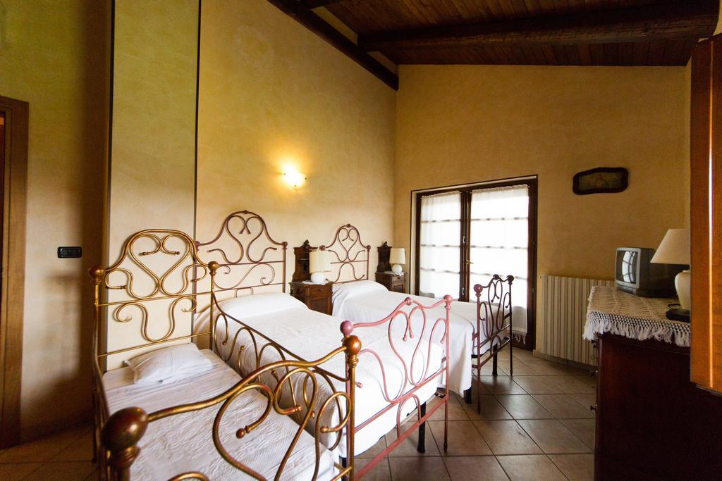 Agriturismo La Ca 'D Majin Poirino Rum bild