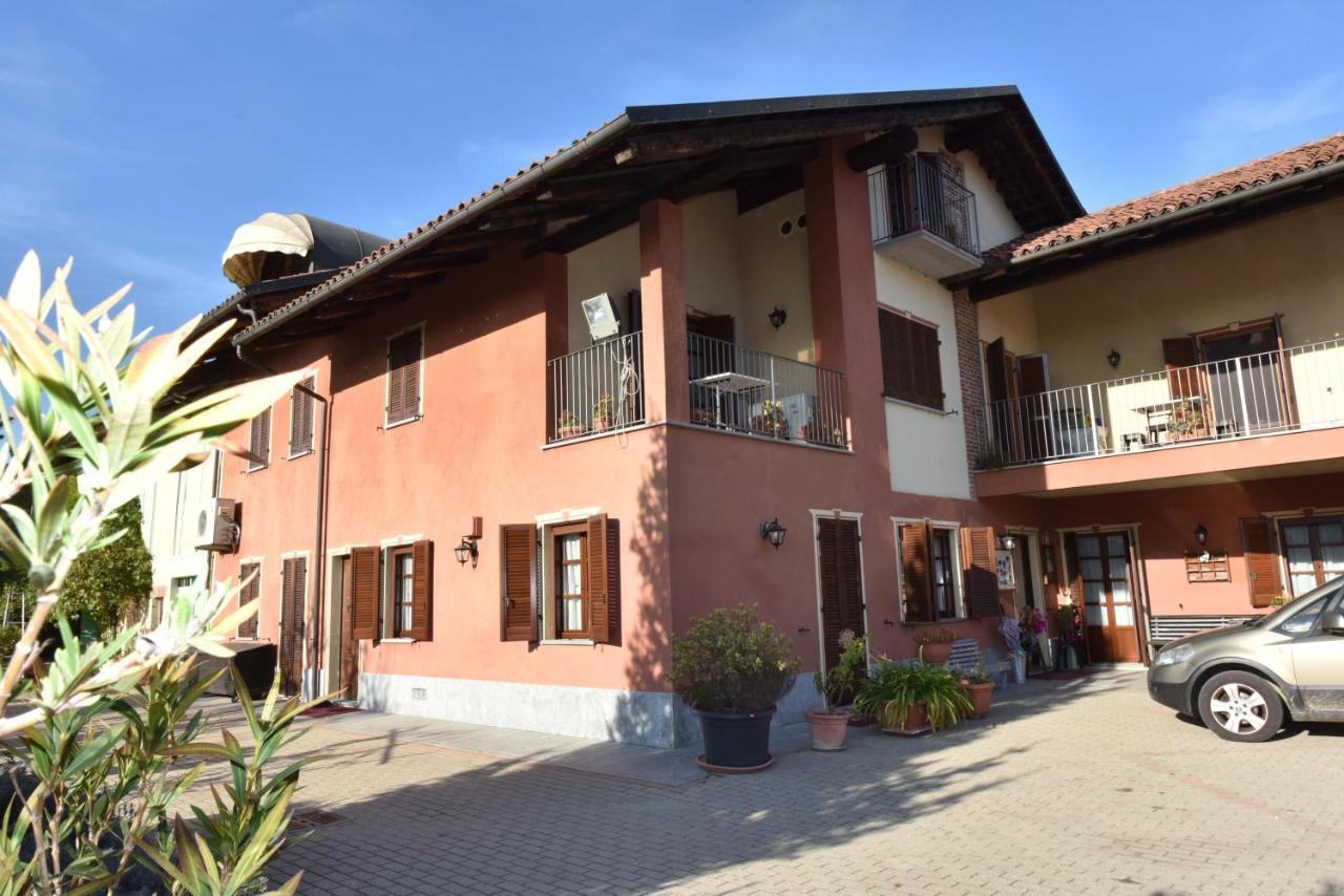 Agriturismo La Ca 'D Majin Poirino Exteriör bild