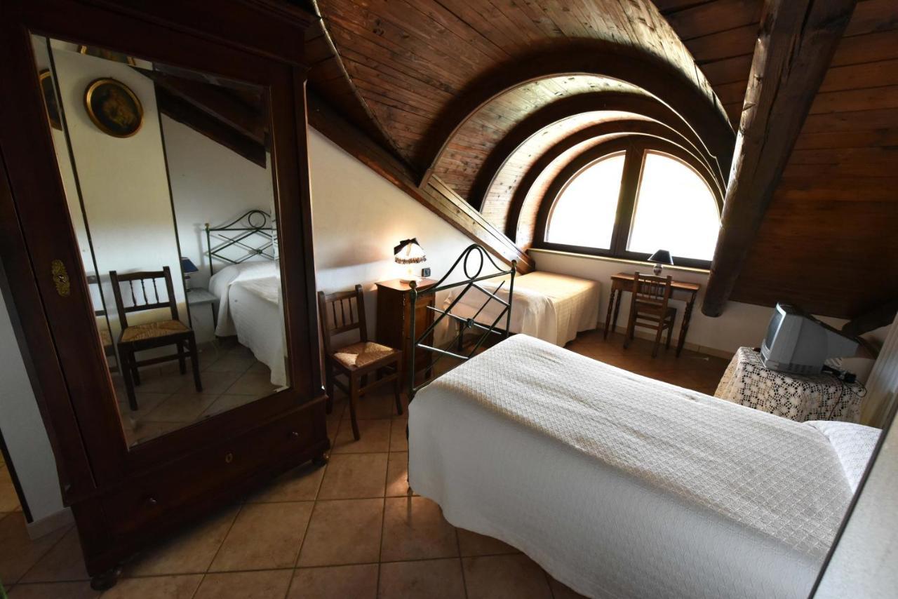 Agriturismo La Ca 'D Majin Poirino Exteriör bild